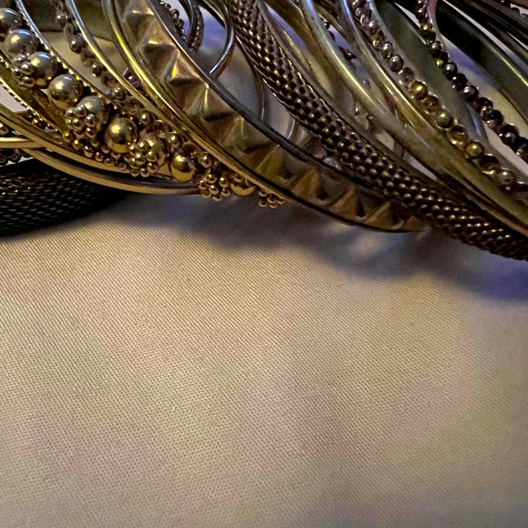 Gold bangle bracelets in used condition - Picture 2 of 4